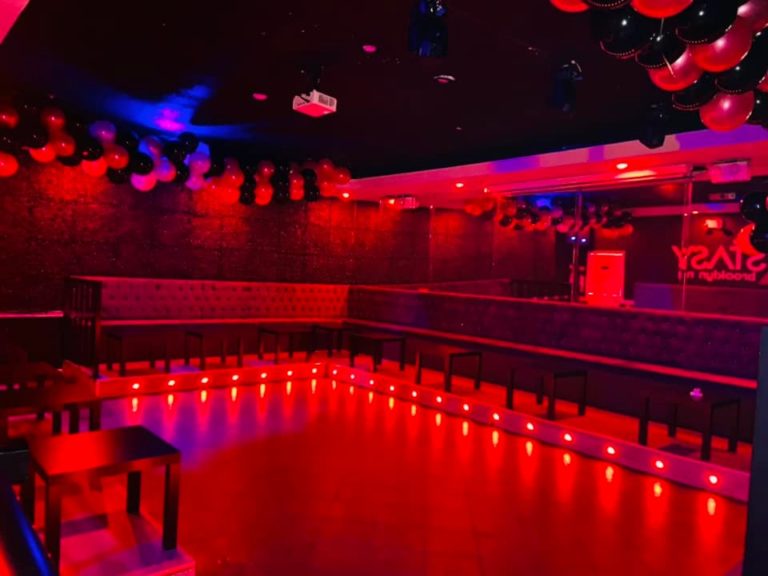 Best Clubs In Brooklyn 21 Places To Dance At Night Bklyn Designs
