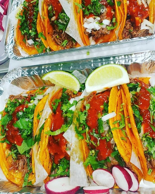 Chinelos Birria Tacos